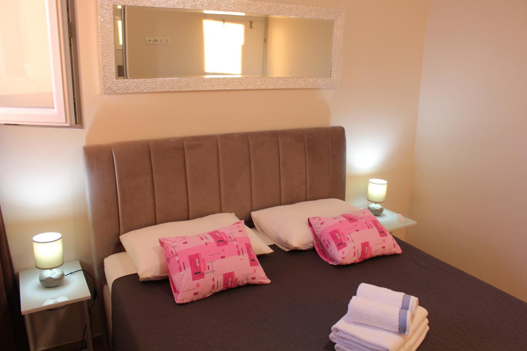 King Apartments นิน ภายนอก รูปภาพ
